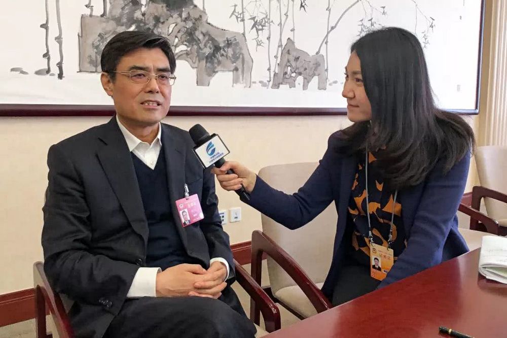 當(dāng)好能源轉(zhuǎn)型與清潔發(fā)展排頭兵——訪全國政協(xié)委員，中國華能集團(tuán)有限公司董事長、黨組書記舒印彪