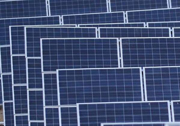 廣東梅州兩個光伏復合項目總投資35億元，年發(fā)電量為77000萬度