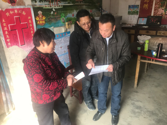張紅軍：用真心，換真情，扶真貧