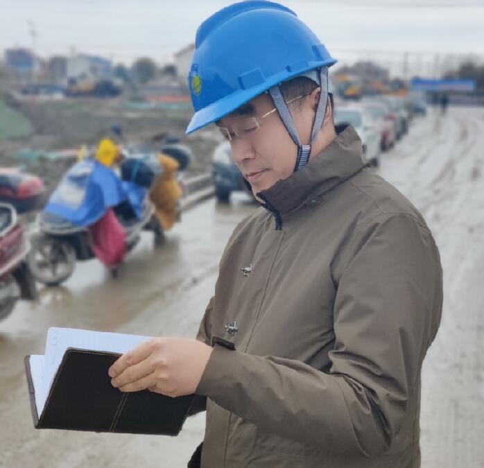 在電力線路設(shè)計(jì)的道路上精彩前行——記如東永晟實(shí)業(yè)有限公司電力線路設(shè)計(jì)組組長、電力工程技術(shù)工程師汪建軍