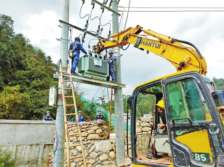 南方電網(wǎng)公司加強農(nóng)村電網(wǎng)建設，以充足電力激發(fā)鄉(xiāng)村活力