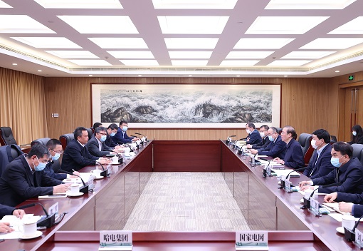 辛保安、張智剛與哈電集團(tuán)董事長曹志安、總經(jīng)理吳偉章會談