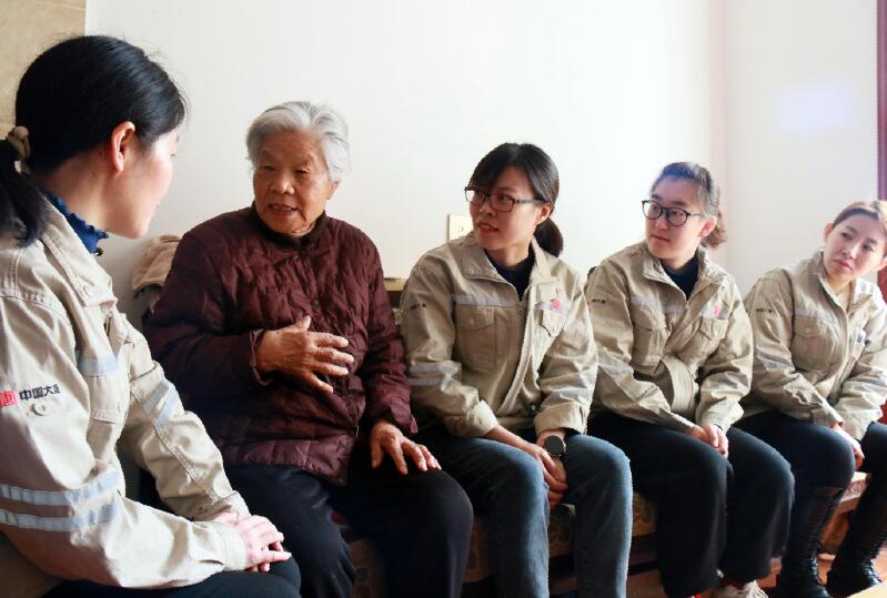 別樣婦女節(jié)，溫暖老人心
