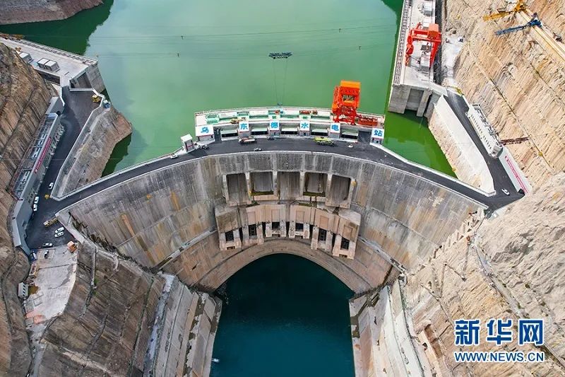 國家能源局章建華：加快推進能源轉型，大力發(fā)展風電和太陽能發(fā)電！