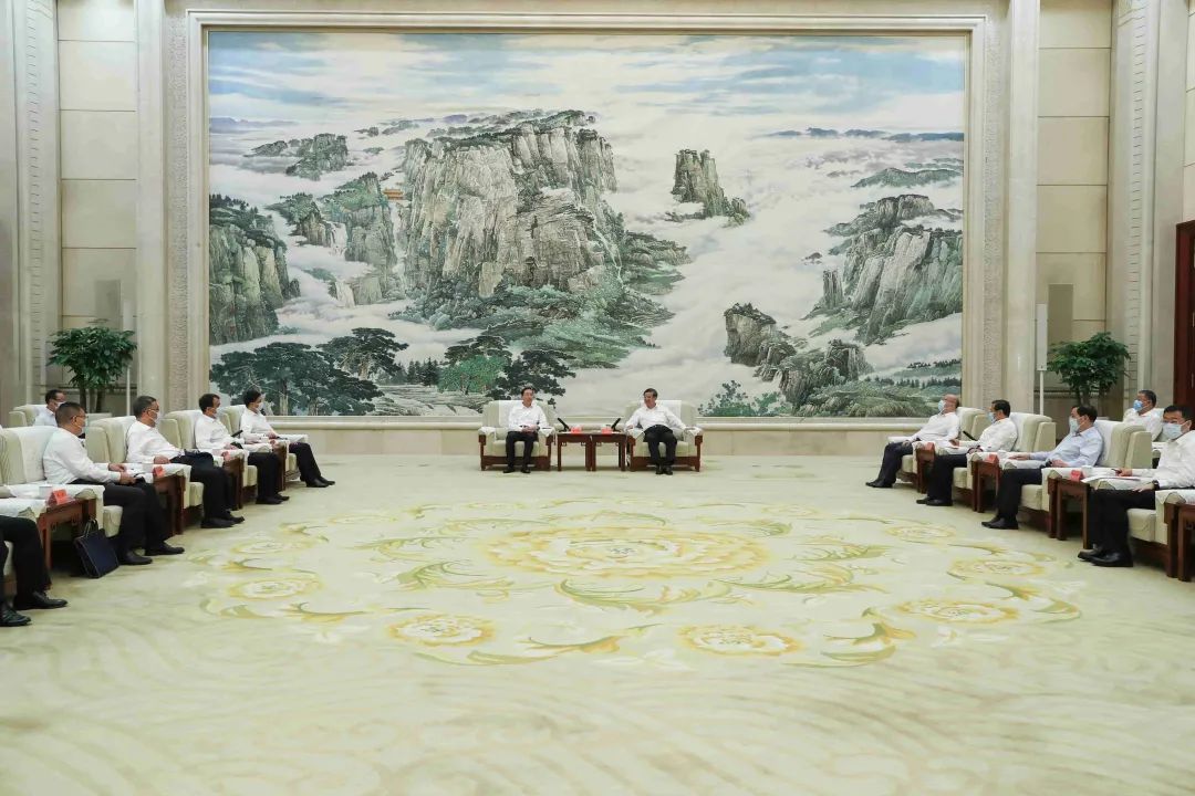 國家電網(wǎng)董事長辛保安與河北省委書記倪岳峰、省長王正譜會談