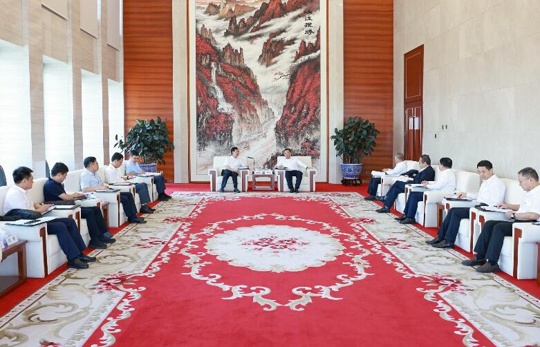宋海良與武漢理工大學(xué)黨委書記信思金、校長(zhǎng)楊宗凱座談
