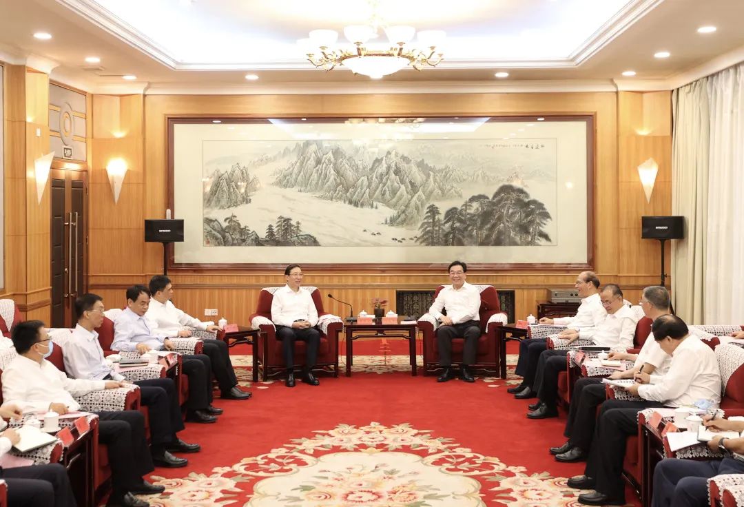 國家電網(wǎng)董事長、黨組書記辛保安與青海省委書記信長星、省長吳曉軍會談