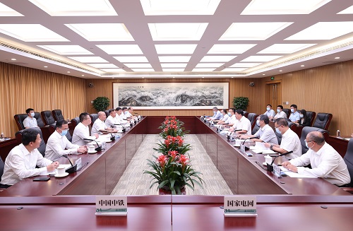 國(guó)家電網(wǎng)公司總經(jīng)理、黨組副書記張智剛與中國(guó)中鐵董事長(zhǎng)陳云會(huì)談