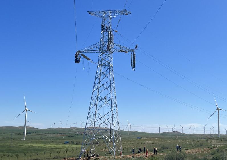 220千伏海春線、中海油化德風電場35千伏集電線路順利改造完成