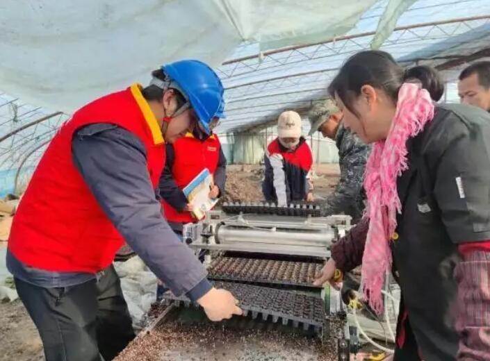 國網(wǎng)新疆電力公司貼心服務(wù)，為春耕春灌用電保駕護(hù)航