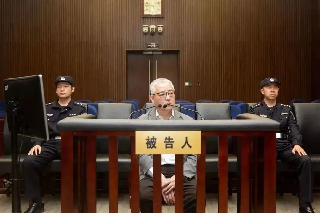 被控受賄1.56億，原上海電氣集團(tuán)股份有限公司總裁、董事長(zhǎng)鄭建華受審