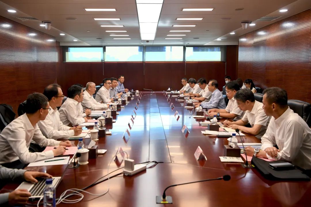 華電集團黨組書記、董事長江毅會見隆基綠能總裁李振國