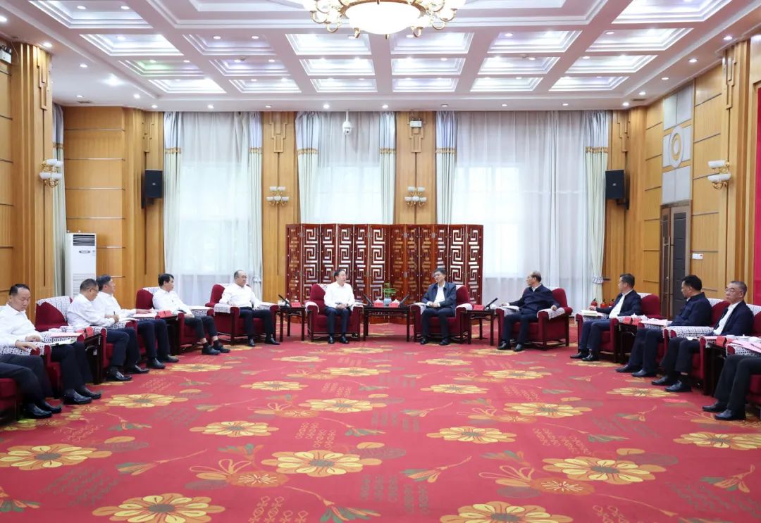 國家電網(wǎng)公司董事長、黨組書辛保安會見青海省委書記陳剛、省長吳曉軍、省政協(xié)主席公保扎西