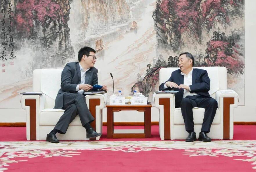 中國(guó)能建黨委書記、董事長(zhǎng)宋海良與上海電氣集團(tuán)黨委書記、董事長(zhǎng)吳磊會(huì)談