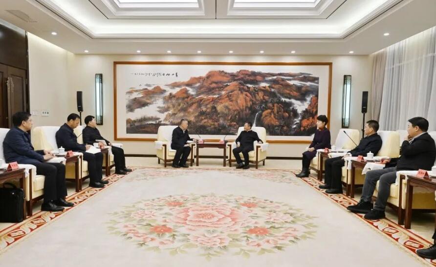 三峽集團(tuán)董事長(zhǎng)、黨組書(shū)記雷鳴山拜會(huì)內(nèi)蒙古自治區(qū)黨委書(shū)記孫紹騁、自治區(qū)主席王莉霞
