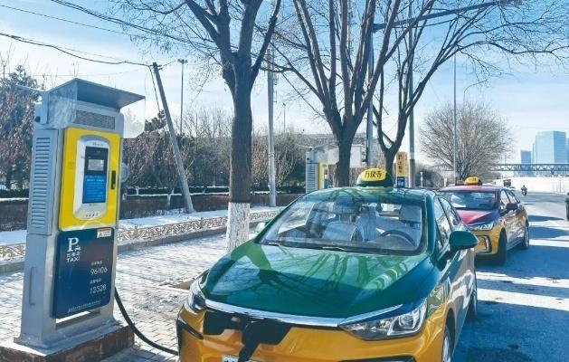 一天去四趟換電站，新能源出租車“不抗凍”怎么開