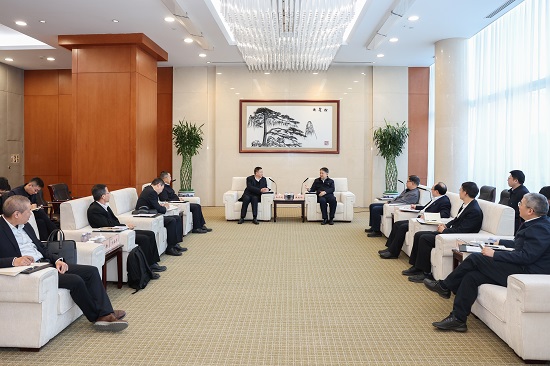 溫樞剛鄧建玲會(huì)見中廣核集團(tuán)董事長(zhǎng)楊長(zhǎng)利、總經(jīng)理高立剛