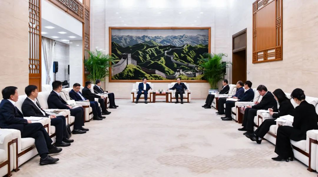 中國電氣裝備白忠泉董事長(zhǎng)、周群總經(jīng)理拜訪中國大唐董事長(zhǎng)鄒磊