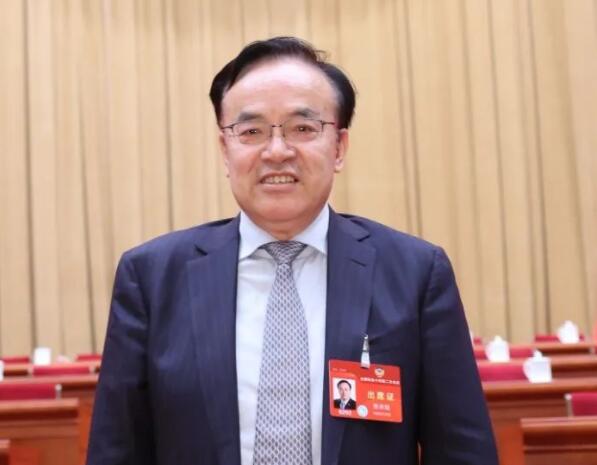 全國(guó)政協(xié)常委張來(lái)斌：系統(tǒng)思維引領(lǐng)能源轉(zhuǎn)型與安全，確?！半p碳”目標(biāo)順利實(shí)現(xiàn)