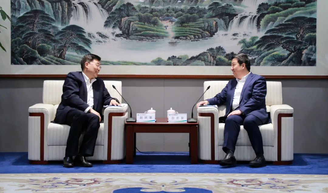 中國電氣裝備黨委書記、董事長白忠泉會(huì)見首鋼集團(tuán)黨委書記、董事長趙民革