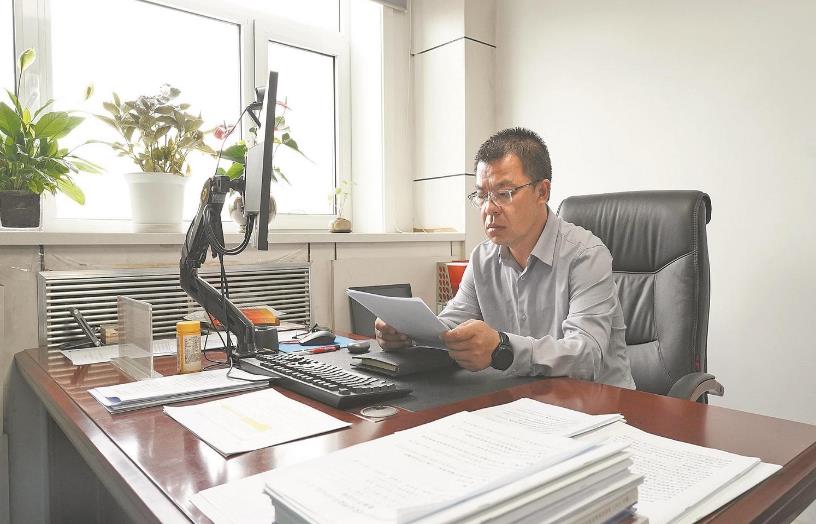 張忠鋒：為三江源頭百姓富裕、生態(tài)美好探索奔忙