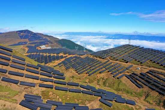 云南昭通羊窩頭、八棵樹光伏項目135兆瓦全容量并網(wǎng)發(fā)電