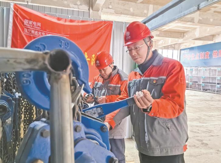 李俊鵬：走南闖北建電網(wǎng)，施工細(xì)節(jié)見(jiàn)真章
