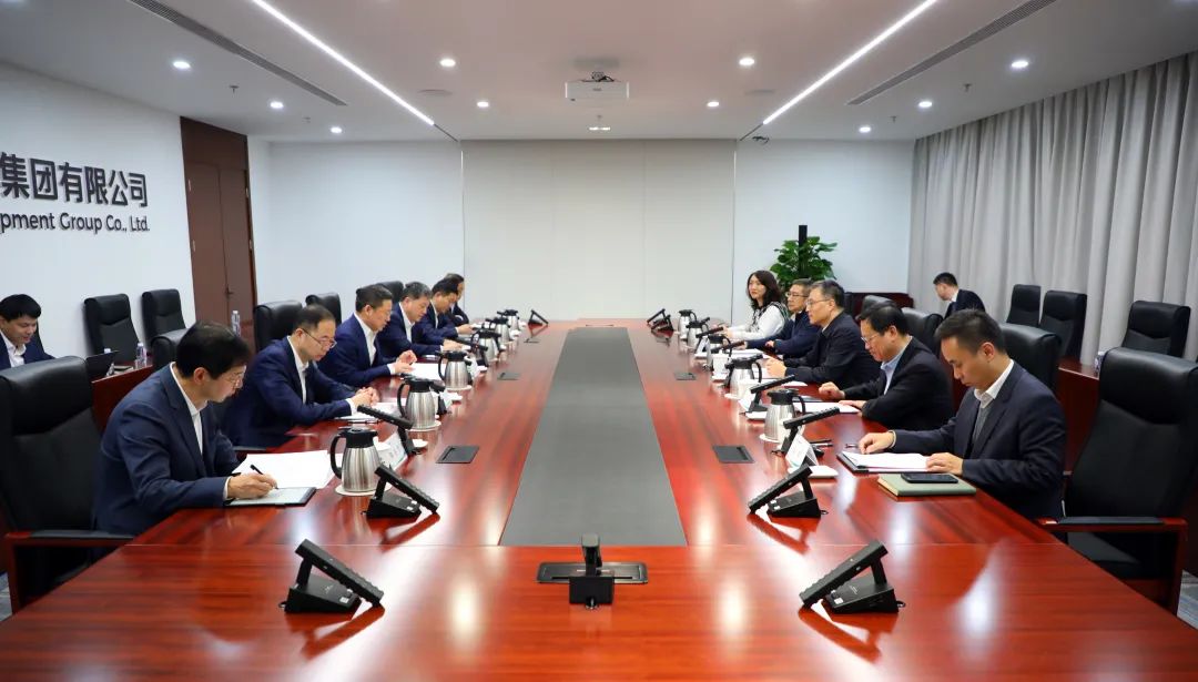 中國電氣裝備董事長李洪鳳、總經(jīng)理周群會見佛山市委書記唐屹峰